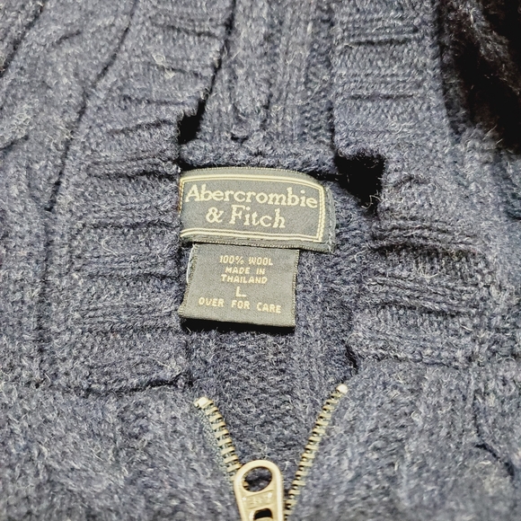 Abercrombie & Fitch Ladies Hooded Sweater Black Cable Knit Pattern Wool Large - Picture 2 of 5